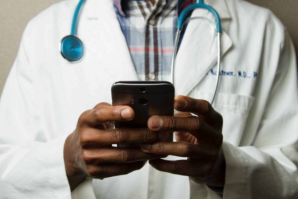 Quels sont les effets des ondes de smartphone sur la santé ?
